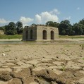 تداوم خشکسالی و برداشت بیش از حد، عباس آباد را خشک کرد