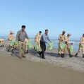 پاکسازی ساحل دریای خزرتوسط سربازان پادگان شهدای ارتش / فیلم و تصویر
